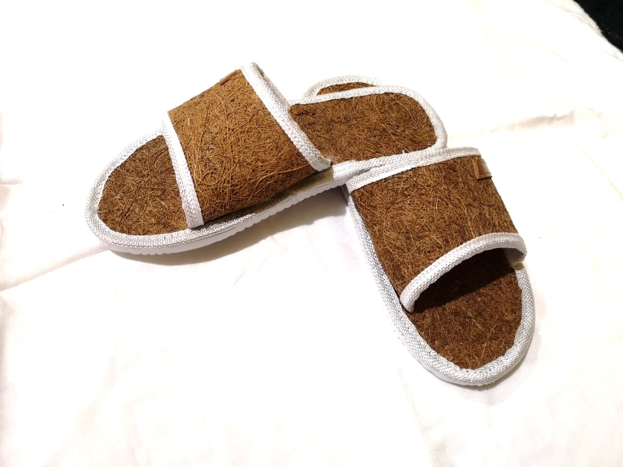 Sabut kelapa untuk produk alas kaki