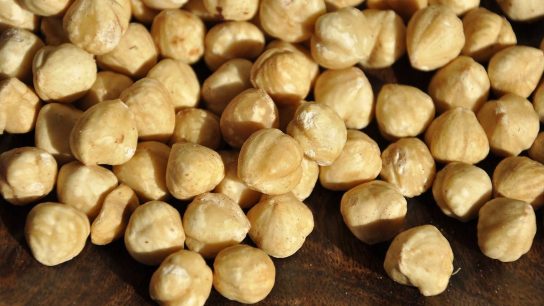 Manfaat Kemiri untuk Kulit Wajah Glowing Bersinar