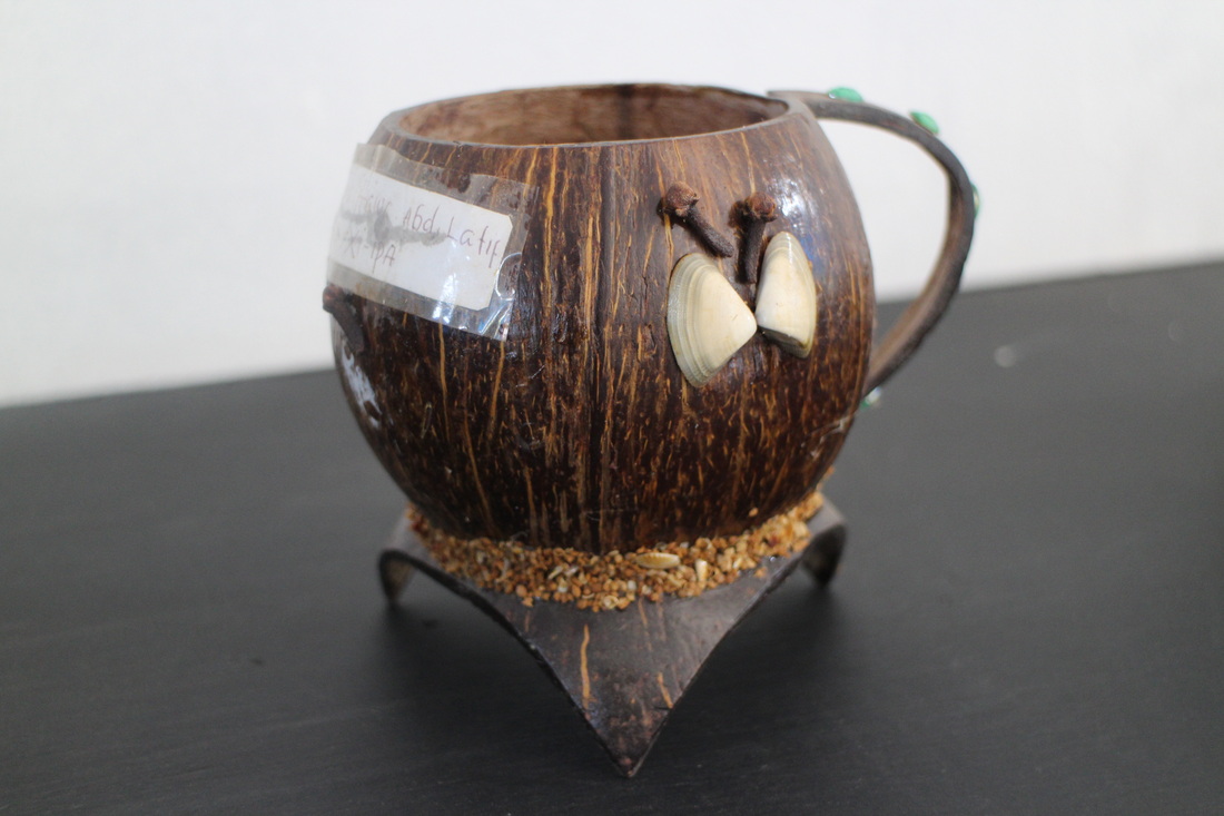 Kerajinan Unik dari Batok Kelapa