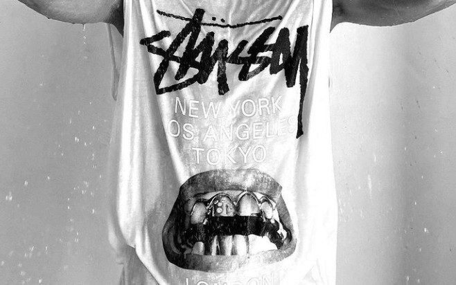 model kaos streetwear pria