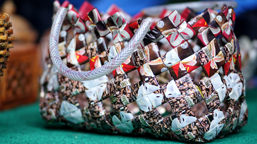 Inovasi Bisnis dari Limbah Plastik