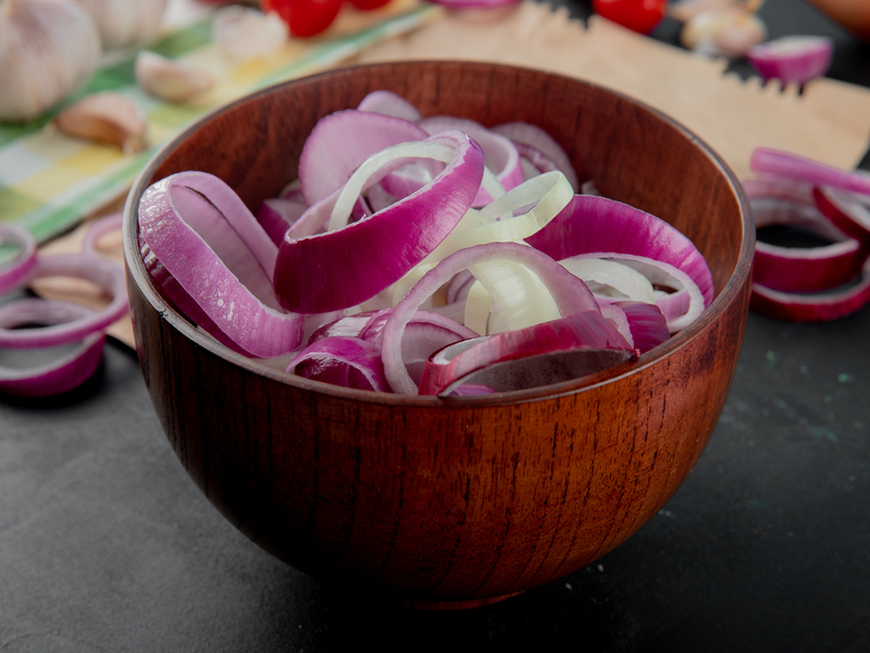 cara kupas bawang dalam jumlah banyak