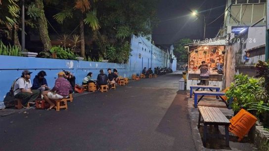 Usaha Kopi Pinggir Jalan