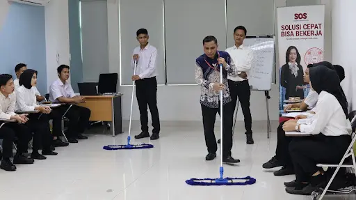 Pengembangan Modul Pelatihan Kebersihan Personal Profesional