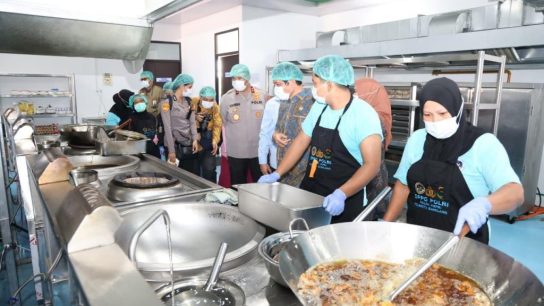 Pengawasan Bahan Masuk Dapur Akurat Sistematis