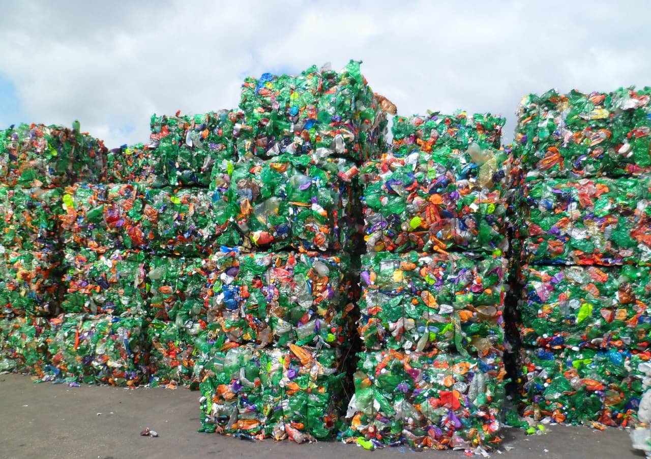 Usaha Pengolahan Sampah Plastik