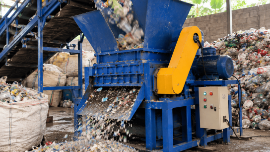 proses pencacahan sampah